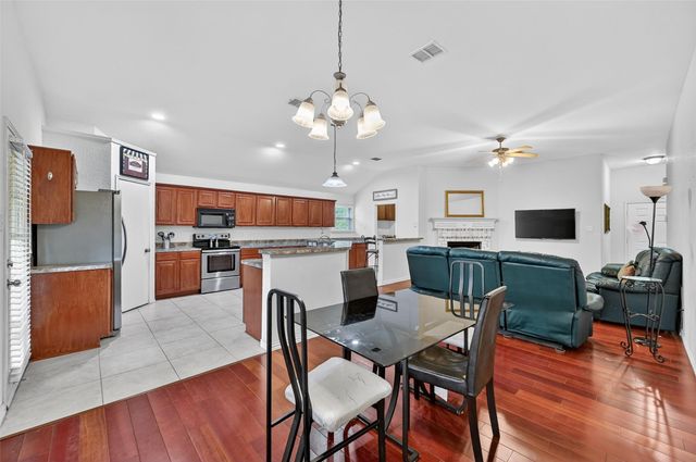 7424 Lake Front Trail, Arlington, TX 76002