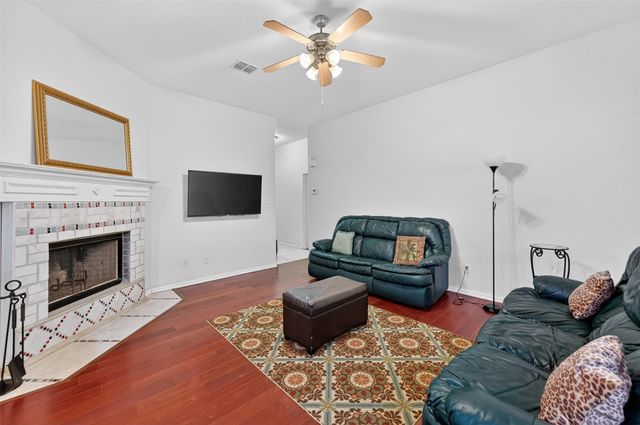 7424 Lake Front Trail, Arlington, TX 76002