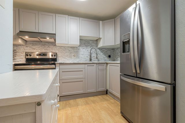 37 Alice Dr Apt 28, Concord, NH 03303