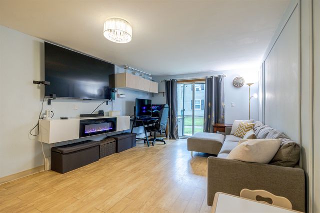 37 Alice Dr Apt 28, Concord, NH 03303