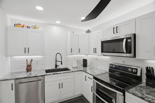 1127 KING ARTHUR COURT 316, Dunedin, FL 34698