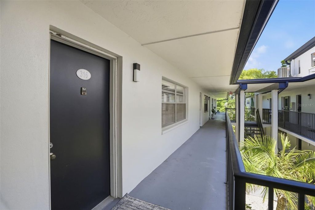 1127 KING ARTHUR COURT 316, Dunedin, FL 34698