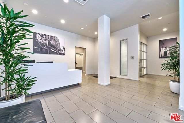 630 W 6th Street 313, Los Angeles, CA 90017