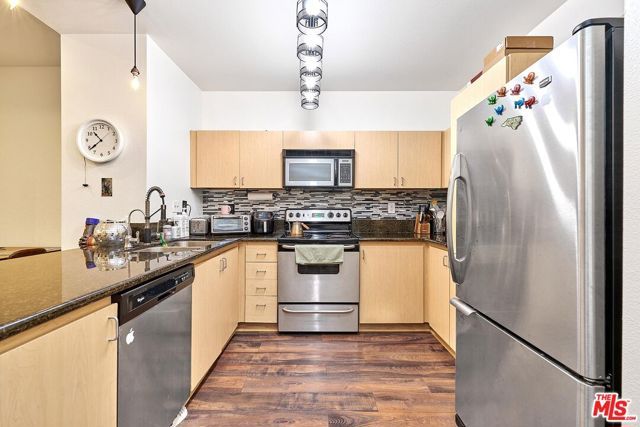 630 W 6th Street 313, Los Angeles, CA 90017