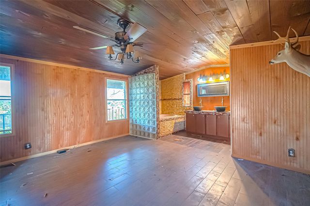 2830 County Road 290, Angleton, TX 77515