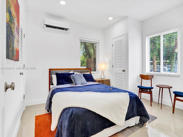 2055 NE 140th St, North Miami Beach, FL 33181