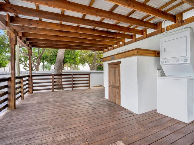 2055 NE 140th St, North Miami Beach, FL 33181