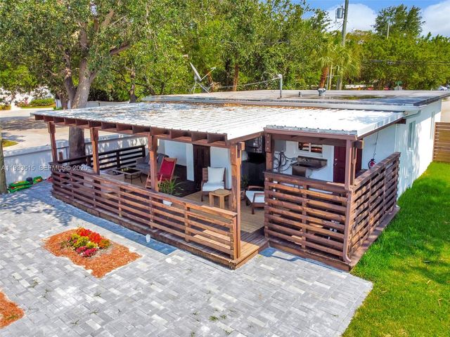 2055 NE 140th St, North Miami Beach, FL 33181