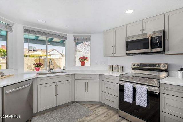 2230 E FRYE Road, Chandler, AZ 85225