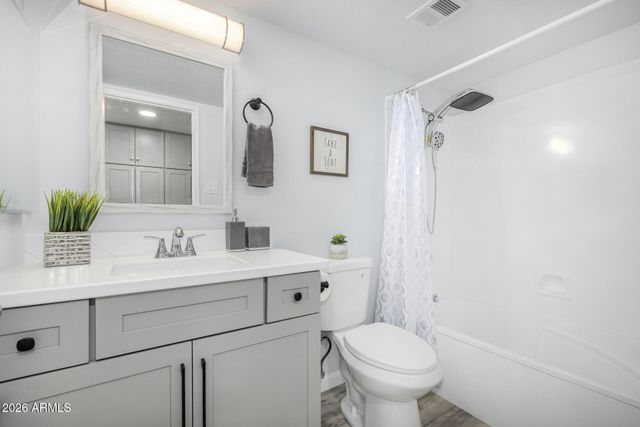 2230 E FRYE Road, Chandler, AZ 85225