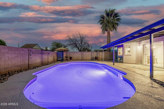 2230 E FRYE Road, Chandler, AZ 85225