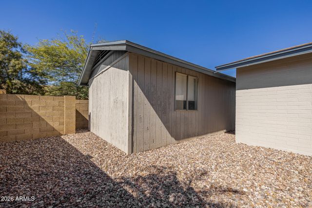 2230 E FRYE Road, Chandler, AZ 85225