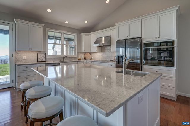 76 ELK MEADOW DR, Afton, VA 22920
