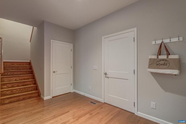 76 ELK MEADOW DR, Afton, VA 22920