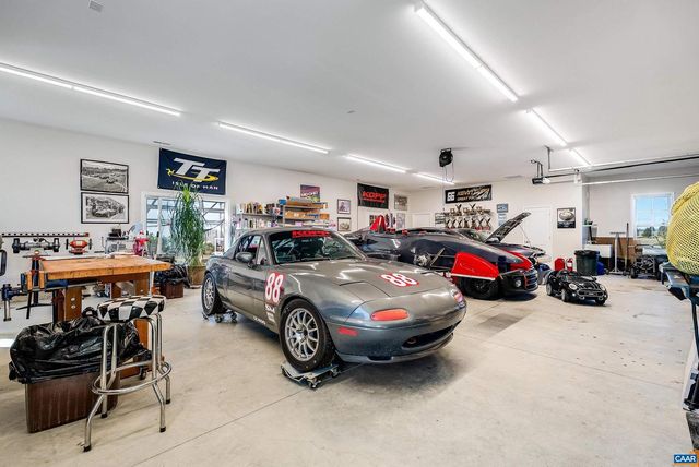 76 ELK MEADOW DR, Afton, VA 22920