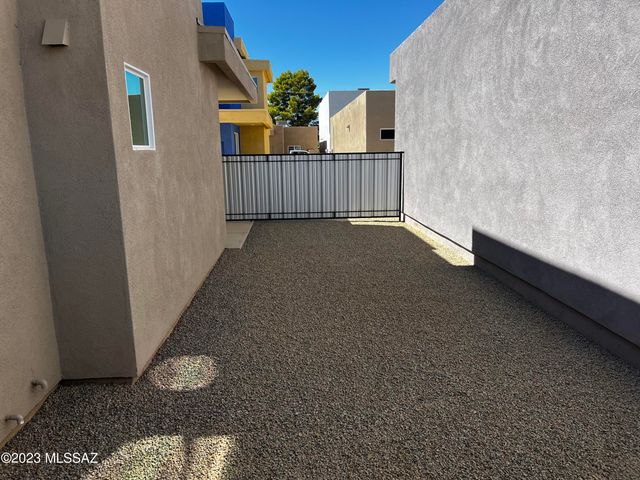 1868 S Poetry Lane, Tucson, AZ 85711