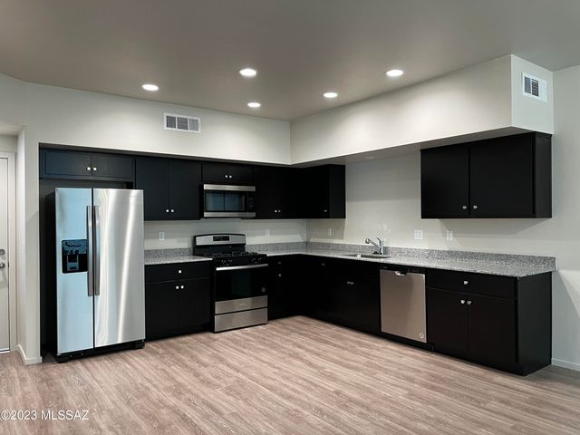 1868 S Poetry Lane, Tucson, AZ 85711