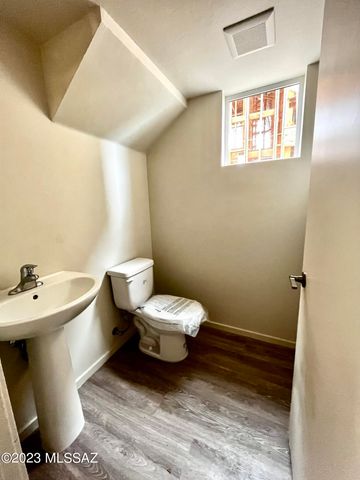 1868 S Poetry Lane, Tucson, AZ 85711