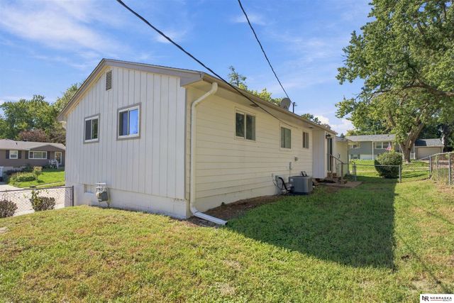 12620 A Street, Omaha, NE 68144