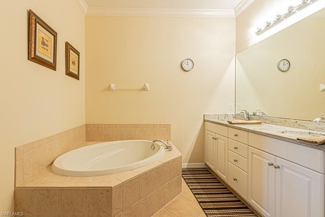 3977 Bishopwood CT E 206, Naples, FL 34114