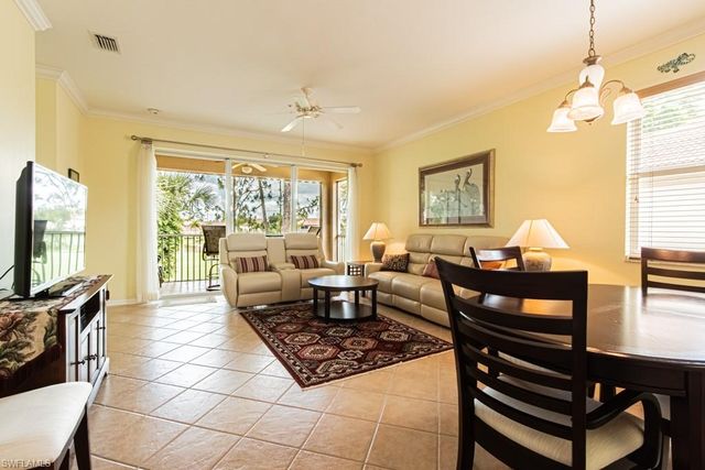 3977 Bishopwood CT E 206, Naples, FL 34114