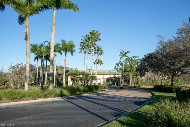 3977 Bishopwood CT E 206, Naples, FL 34114