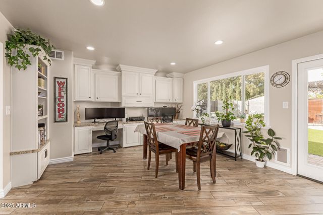 8834 W OSBORN Road, Phoenix, AZ 85037