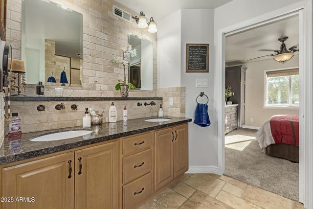 8834 W OSBORN Road, Phoenix, AZ 85037