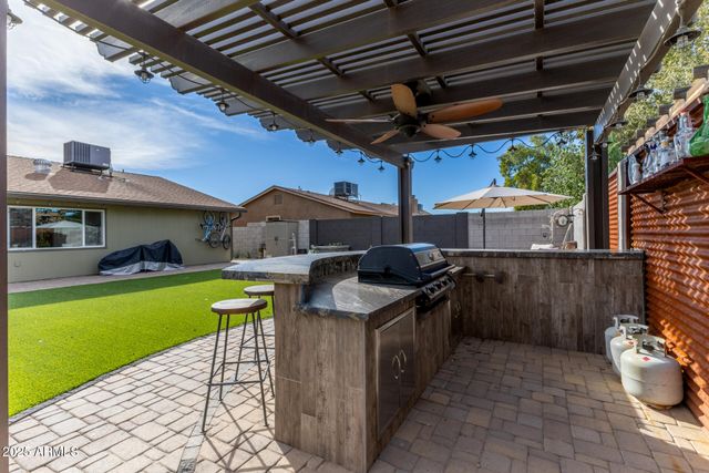 8834 W OSBORN Road, Phoenix, AZ 85037