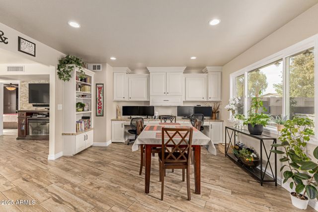 8834 W OSBORN Road, Phoenix, AZ 85037