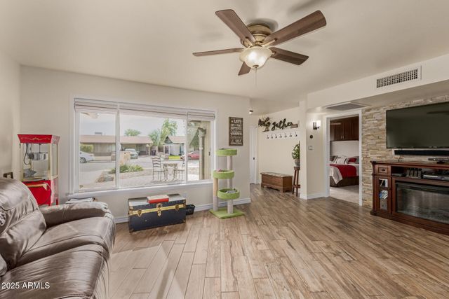 8834 W OSBORN Road, Phoenix, AZ 85037