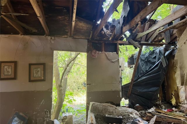 8937 Spruce Street, Hitchcock, TX 77563