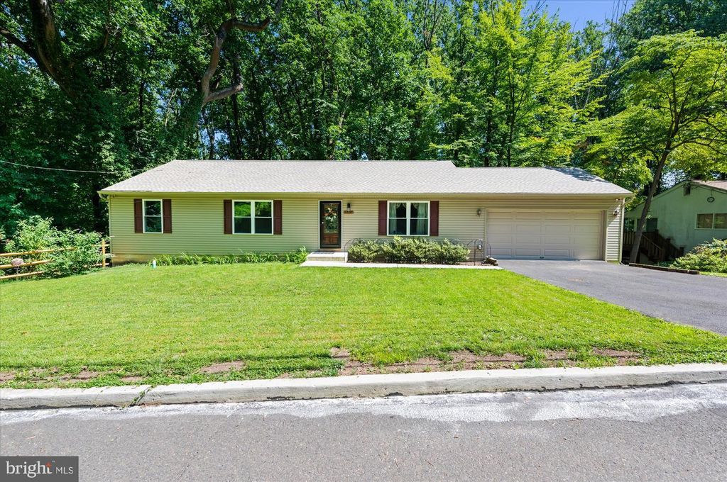 2531 TULIP LN, Feasterville Trevose, PA 19053