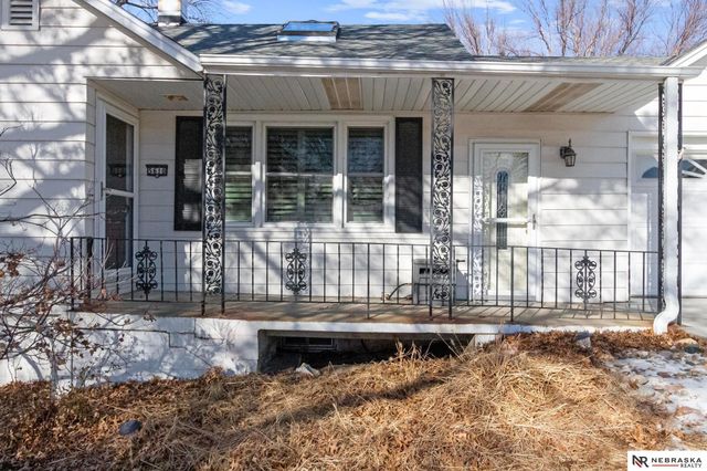 5610 R Street, Omaha, NE 68117