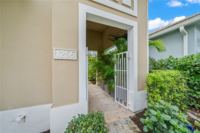 1255 Saint Georges Lane, Vero Beach, FL 32967