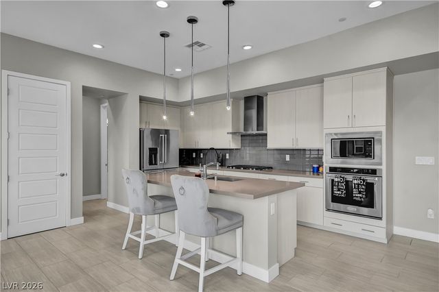 1253 Cloud Tower Street 102, Las Vegas, NV 89135