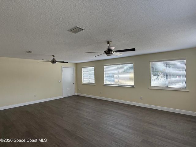 435 Consolata Avenue NW, Palm Bay, FL 32907