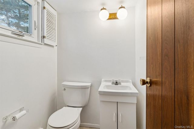 1864 Cynthia Lane, Merrick, NY 11566