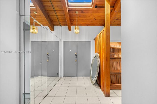 2679 S Parkview Dr, Hallandale Beach, FL 33009