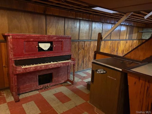 499 Old Country Road, Deer Park, NY 11729