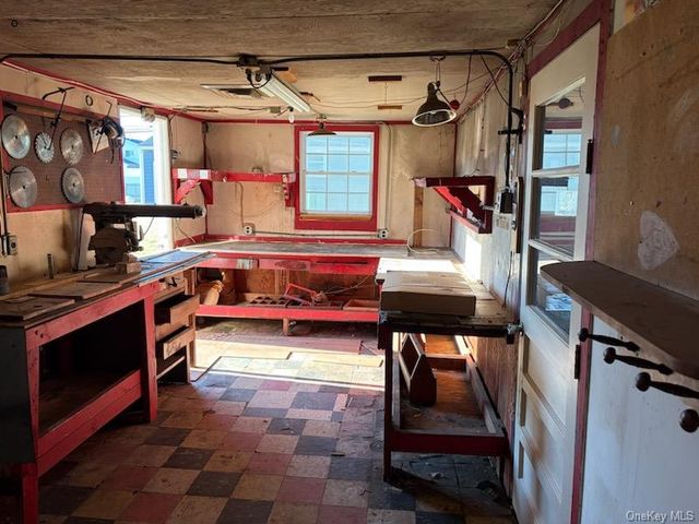 499 Old Country Road, Deer Park, NY 11729