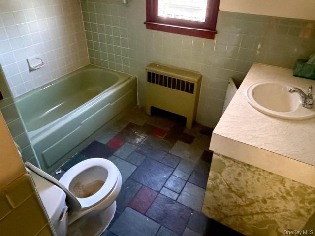 499 Old Country Road, Deer Park, NY 11729