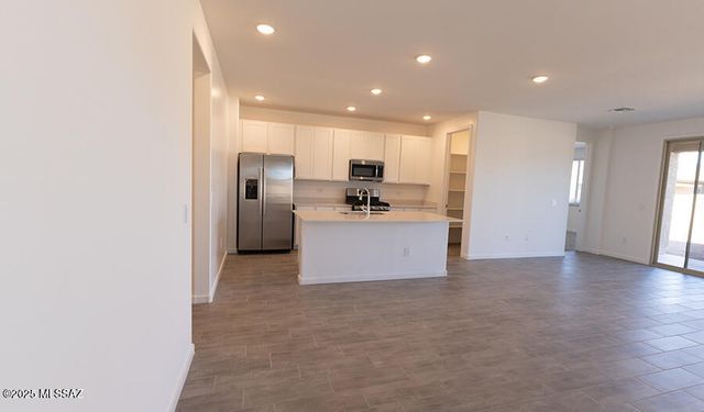 21728 E Crest Avenue, Red Rock, AZ 85145