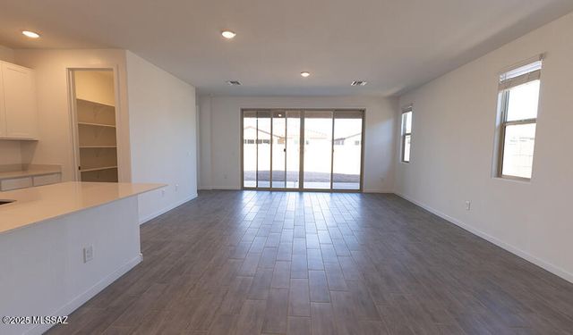 21728 E Crest Avenue, Red Rock, AZ 85145