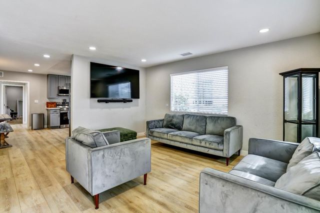 3855 KAUAI Drive, San Jose, CA 95111