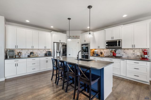 5816 CLOUD PEAK DR, Rapid City, SD 57702