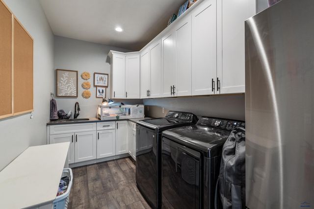 5816 CLOUD PEAK DR, Rapid City, SD 57702