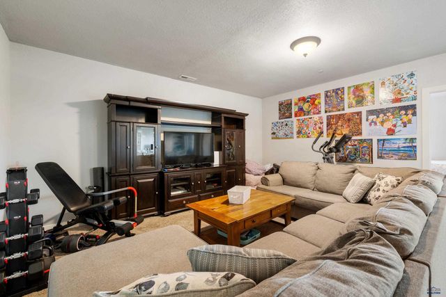 5816 CLOUD PEAK DR, Rapid City, SD 57702