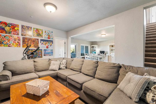 5816 CLOUD PEAK DR, Rapid City, SD 57702