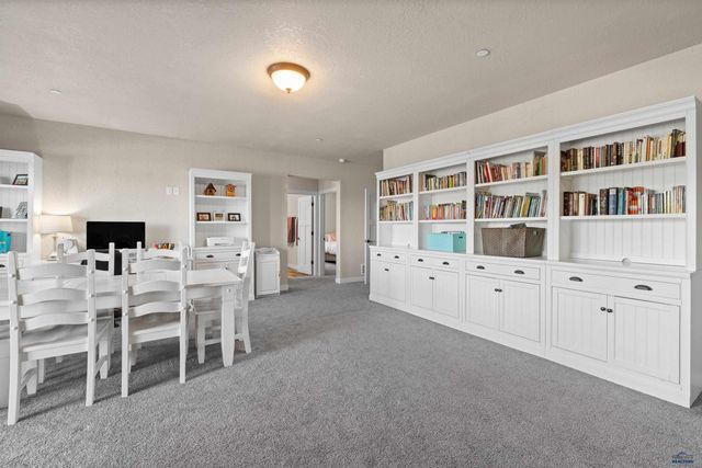5816 CLOUD PEAK DR, Rapid City, SD 57702
